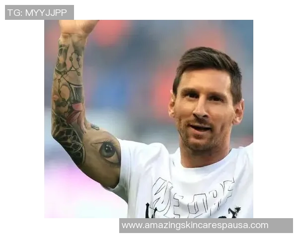 大足球明星的精彩瞬间与背后故事揭示他们的奋斗与荣耀 大足球明星的精彩瞬间与背后故事揭示他们的奋斗与荣耀