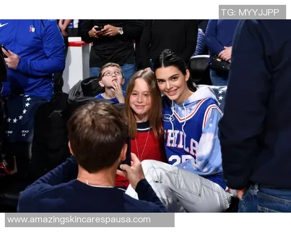 足球明星眼中的肯豆魅力与时尚风采探秘 足球明星眼中的肯豆魅力与时尚风采探秘