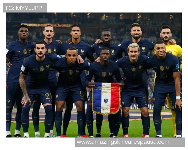 足球明星黑人6号的传奇旅程与场上风采解析